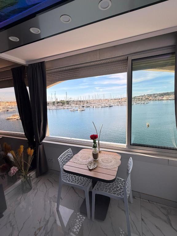 240 Magnifique Appart Deluxe vue mer - 4