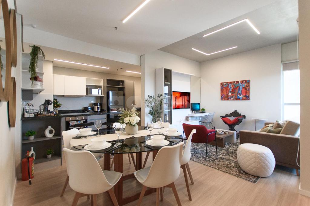 Petra Tower Luxury 2 BR Apt w Resto, Pool & Gym - 5