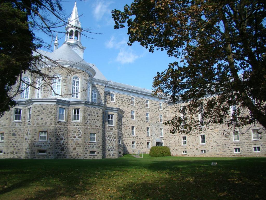 Auberge de l'Abbaye d'Oka photo