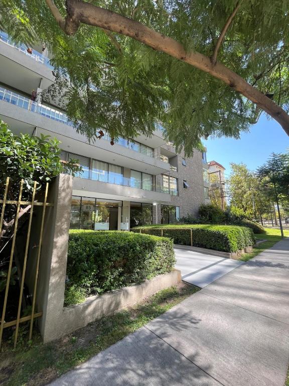 Moderno y Exclusivo en Las Condes, Piscina, Gym y Parking Privado - 3