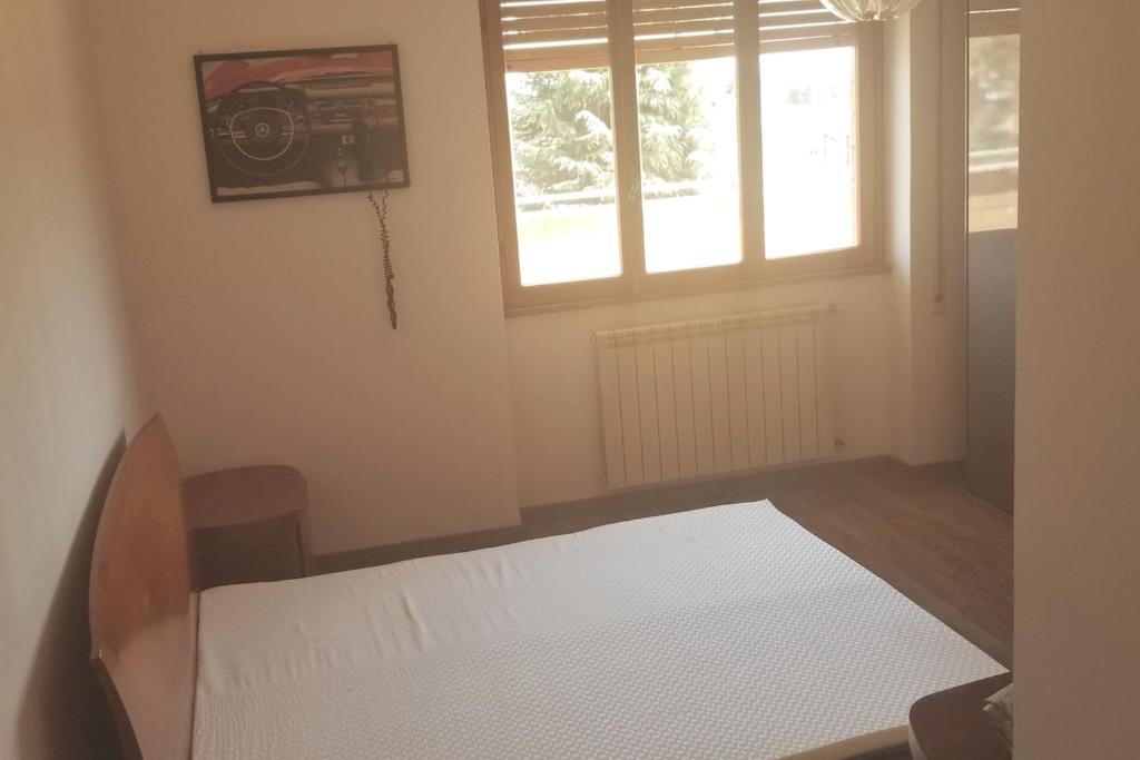 Bright three-room apartment near downtown - 4