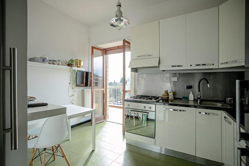 Bright three-room apartment near downtown - 5