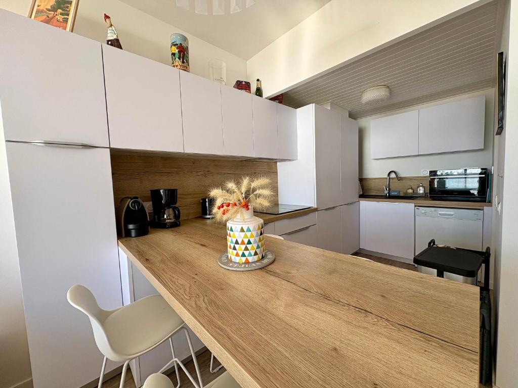 Superbe appartement 2 chambres - Dernier étage - Parking privatif sécurisé - FR-1-323-593 - 4