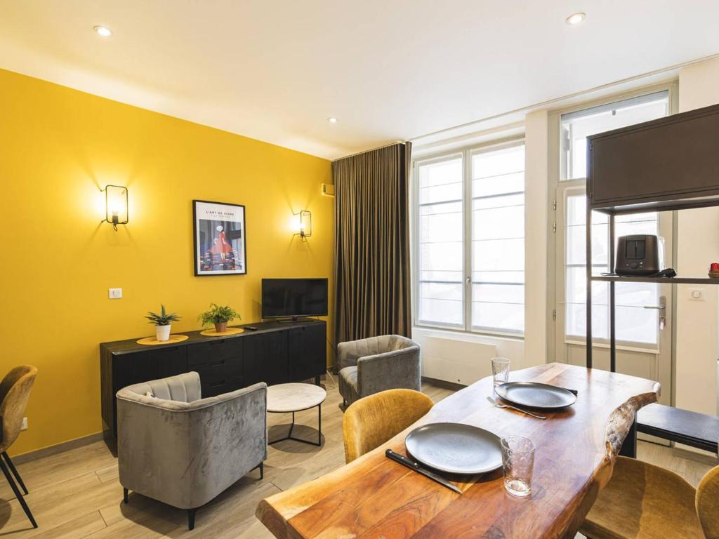 Appartement Moderne Reims Centre avec Parking et WiFi - FR-1-870-9 - 1