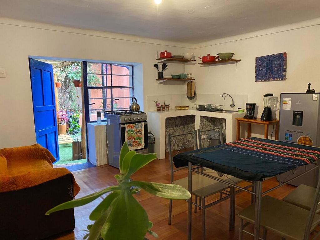 Authentic Peruvian home with gorgeous patio - 2