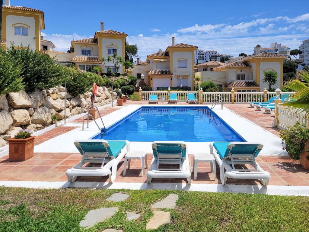 3 bed villa shared pool Jardines de la Suerte - 2