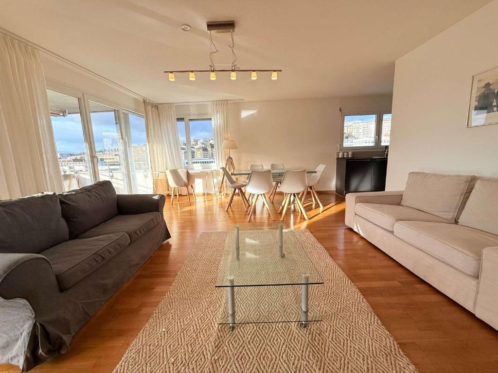 178 Good location spacious and free parking included - 2