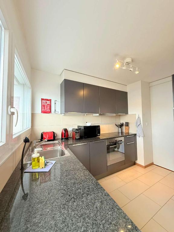 178 Good location spacious and free parking included - 4