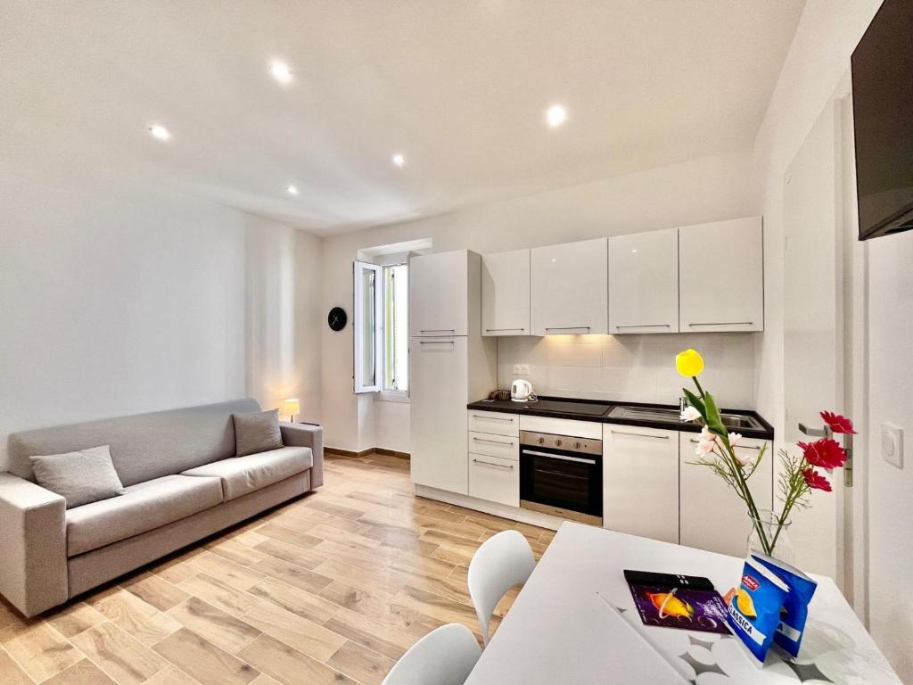 Comfortable studio in the old town of Menton - 3