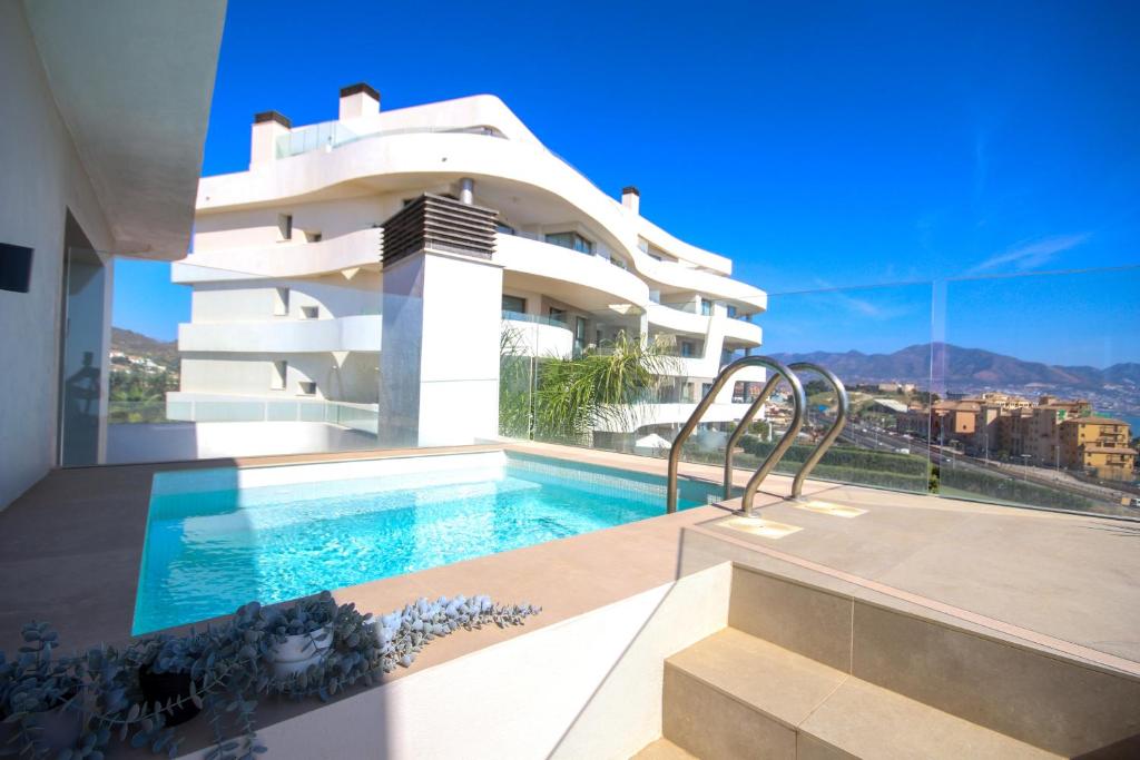 Penthouse, Amazing Sea Views, Plunge Pool and BBQ - 1