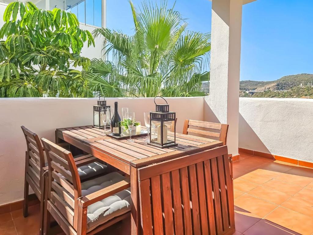 Apt with views over Valle Romano Golf Estepona - 4