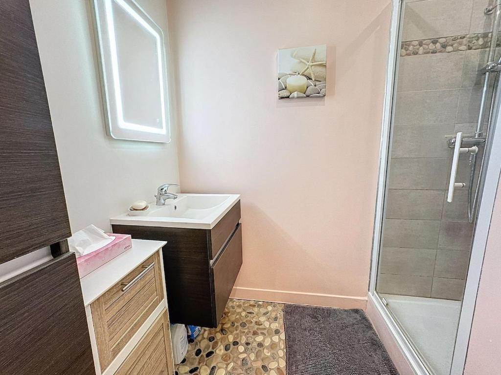 Alexandra - one bedroom, Palais 25 min walk - 2