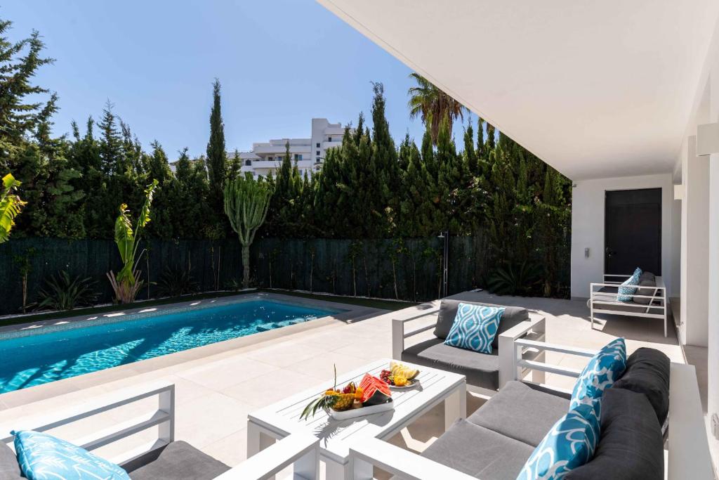 106 Private Luxury Villa, Heated Pool & Sauna - 5
