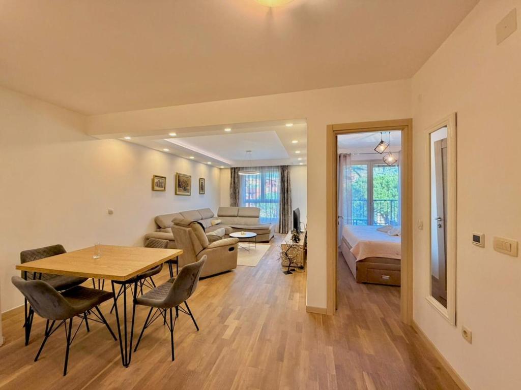LV Apartment-Free Parking - 3