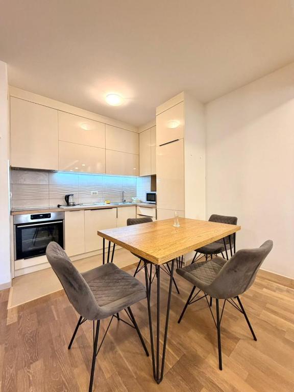 LV Apartment-Free Parking - 5