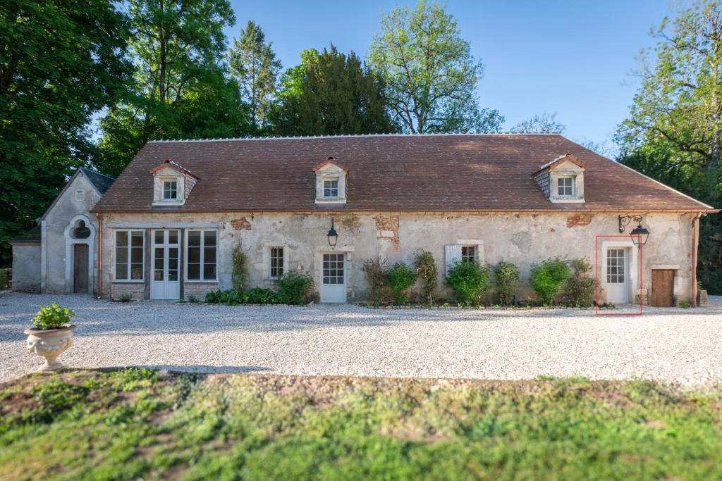 La maison des romans du Château du Sollier - Charme Calme Confort Climatisation - à 5mn du péage de Bourges à la campagne - stationnement privé -Panette Collection - 4