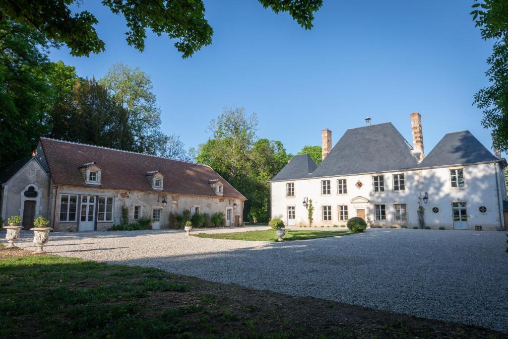 La maison des romans du Château du Sollier - Charme Calme Confort Climatisation - à 5mn du péage de Bourges à la campagne - stationnement privé -Panette Collection - 1