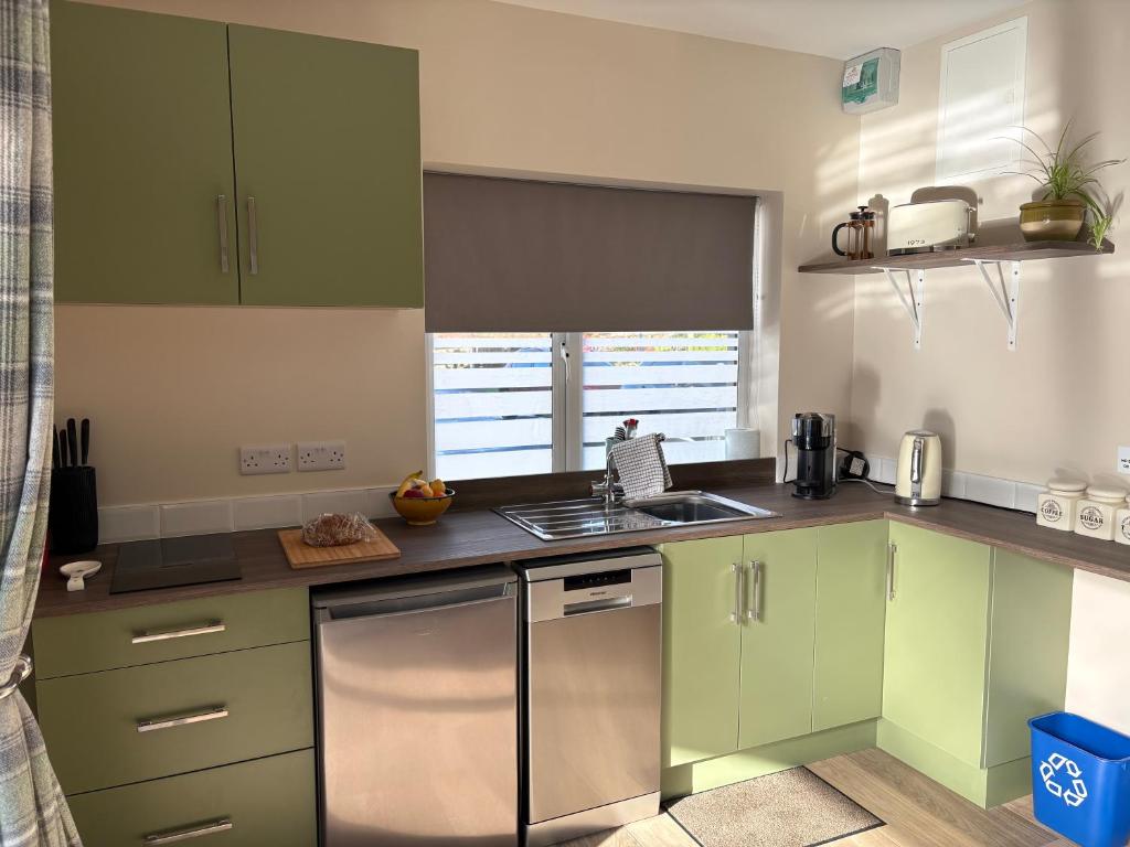 Cosy two Bedroom Chalet near Rossaveel Ballynahown