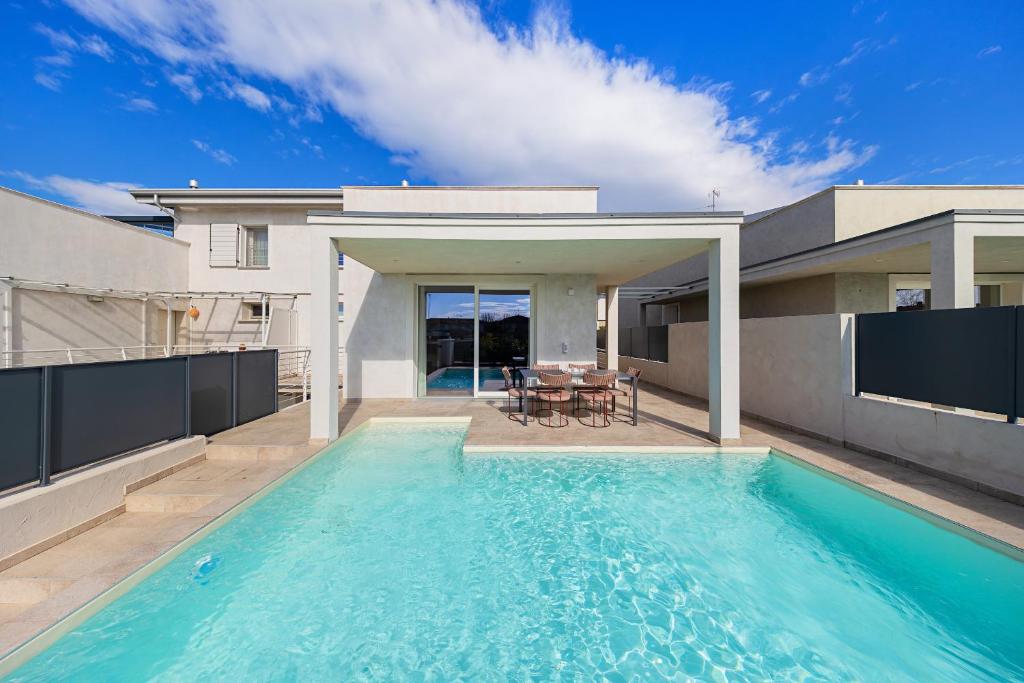 Luxury Villa Prestige - 1