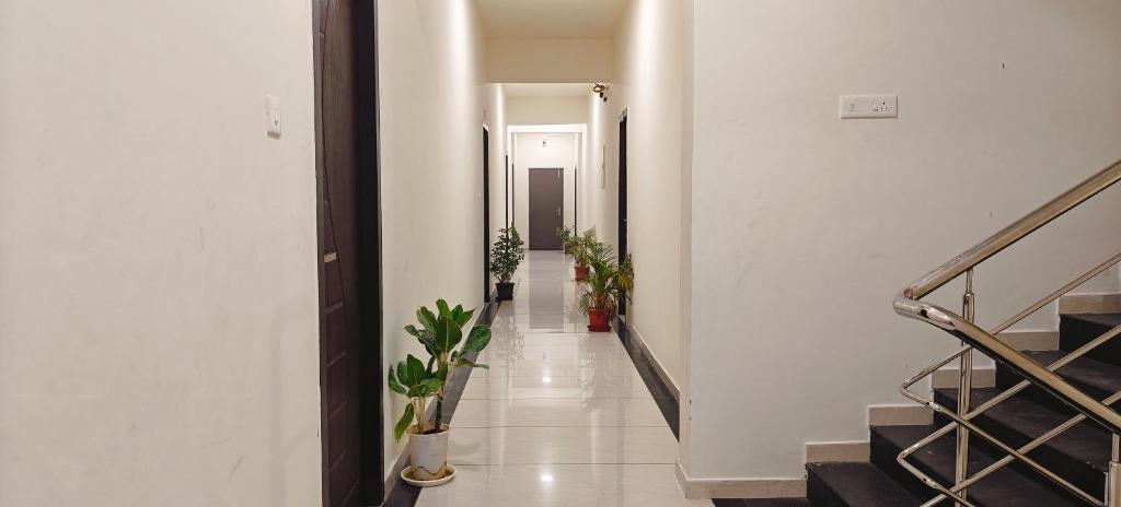 Sukra Residency エントランス