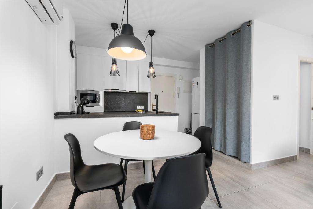 Renovated Studio Marbella Center Beach within walking distance - 5