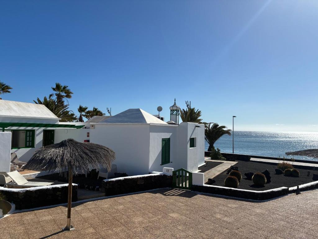 CASA MACA sea view & beach front - 4