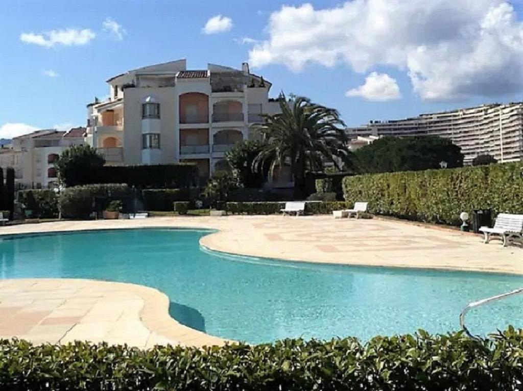 3 pièces Ile de Cannes Marina Bat F - 1