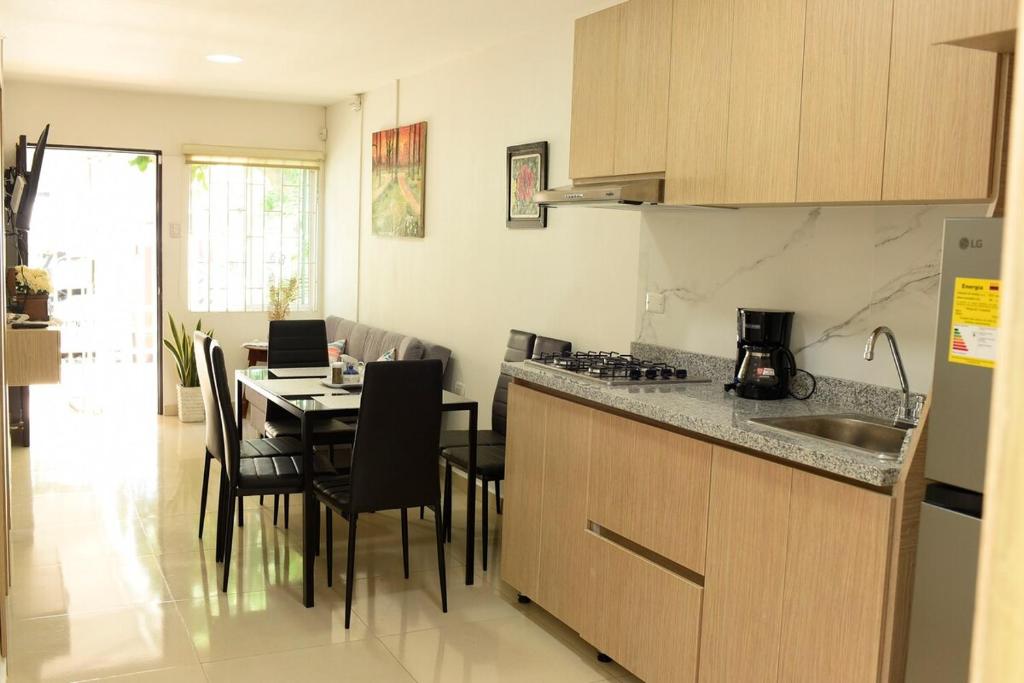 Newly Renovated & Modern Apt Near Top Attractions - 3