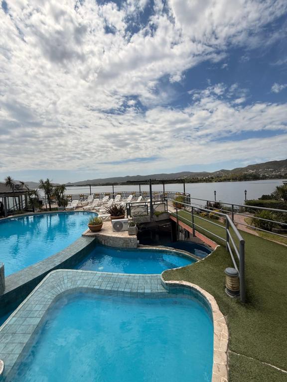 F2 Lake Apart Resort - 2
