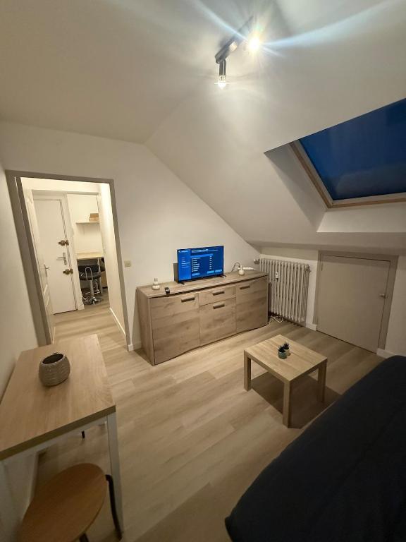 Renovated studio Place Saint-Sauveur, Caen city center - 4