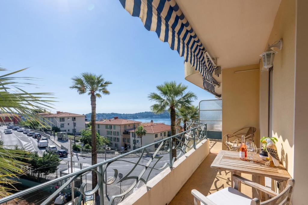 2-Bedroom Apartment with Sea View & AC, - 2
