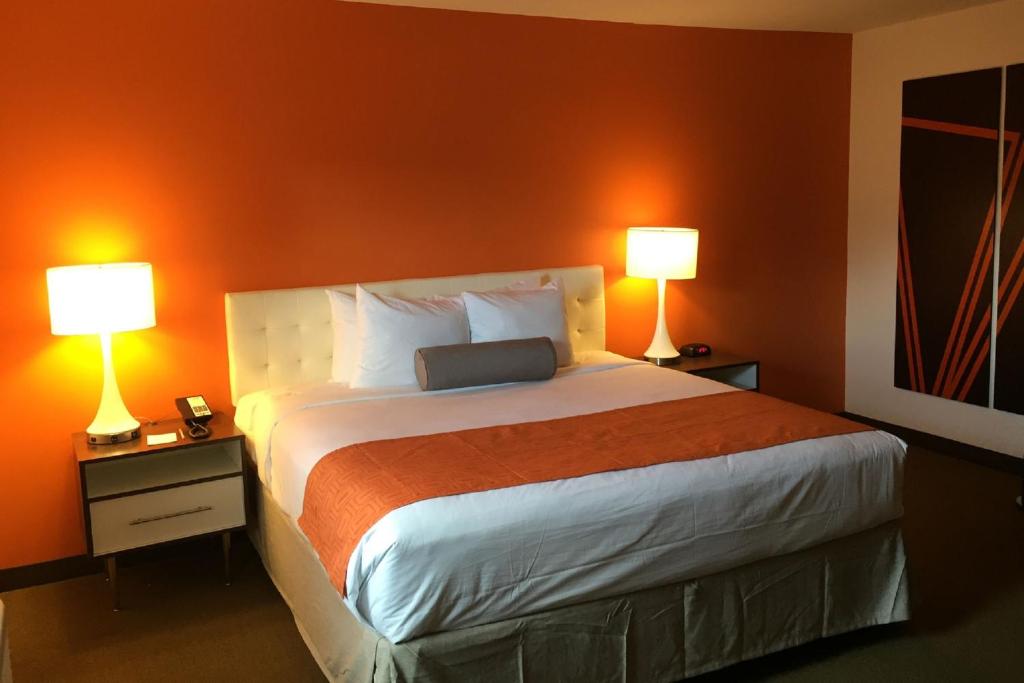 Howard Johnson by Wyndham Quincy photo