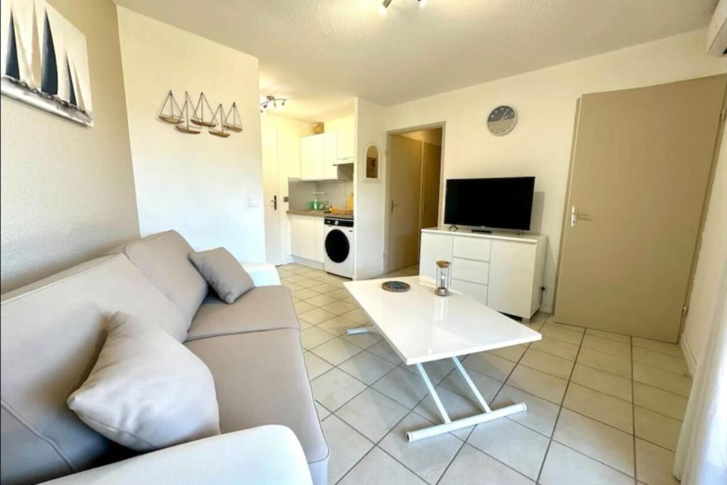 Logement lumineux avec terrasse et vue mer - 3