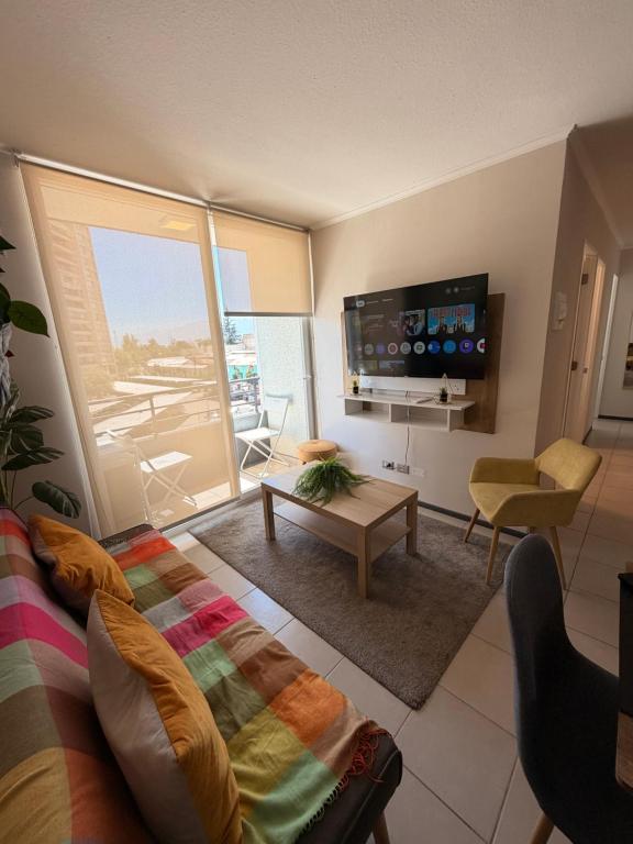 Amplio departamento céntrico 3 habitaciones 1 baño - calefacción AC- parking privado - 1