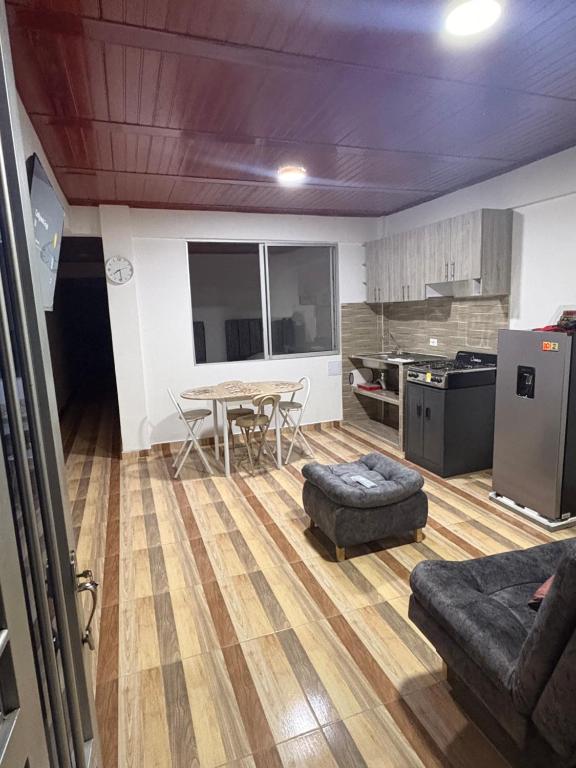 Penthouse - 4
