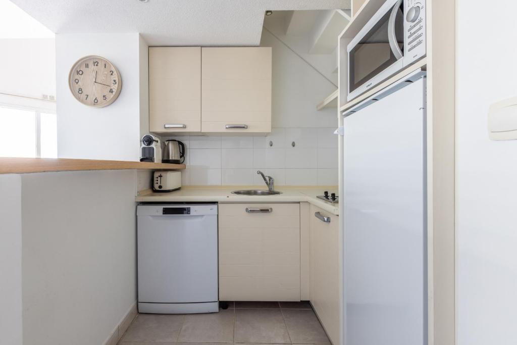 DUPLEX 2 Chambres -BALCON-PARKING-CARNOT A2B269 - 4