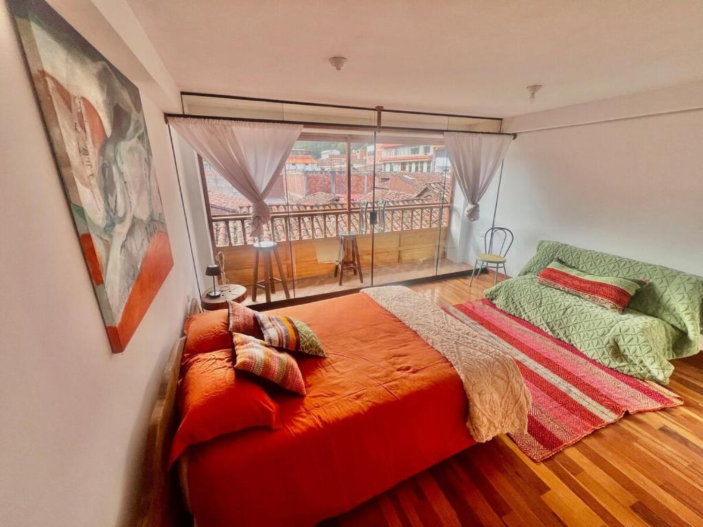 3BR Central Pisac Loft with Views & Jacuzzi Tub - 2