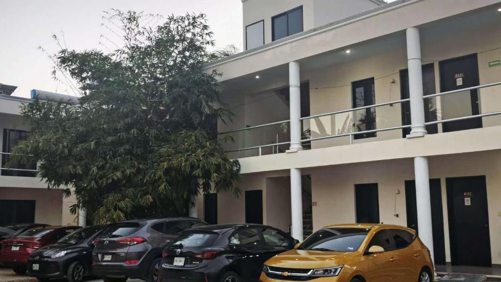 Hotel 230 Valladolid - 1