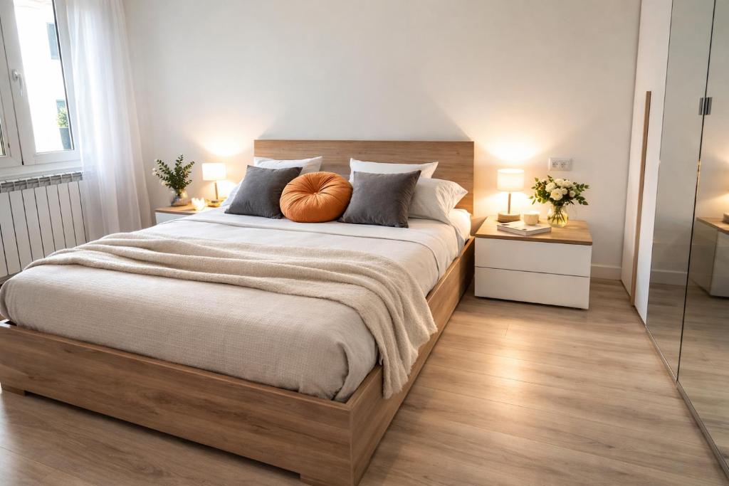 Steps from Santa Croce- Spacious with 2 bathrooms - 1