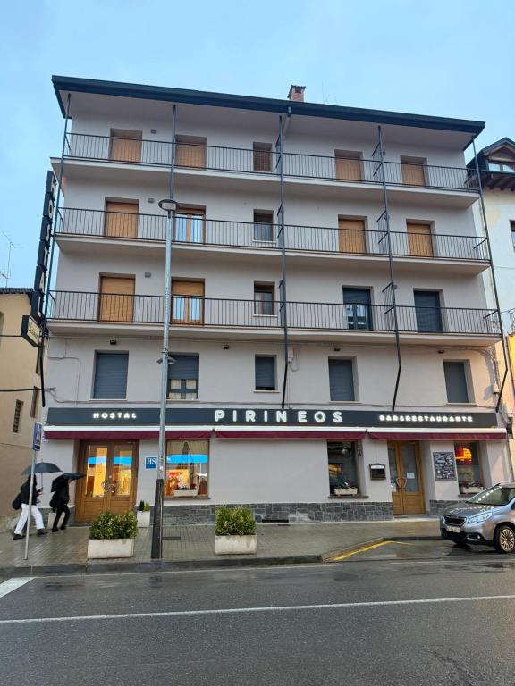 Hotel Pirineos Ainsa - 1