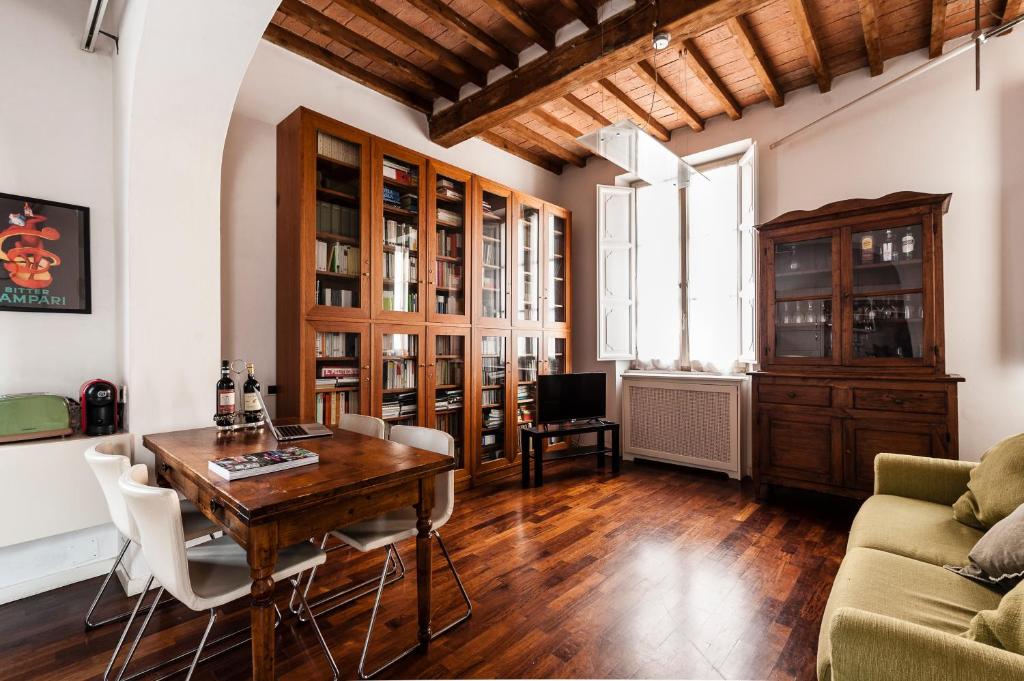 Spacious 2BR Apartment for Families Central & Quiet Pisa - 3