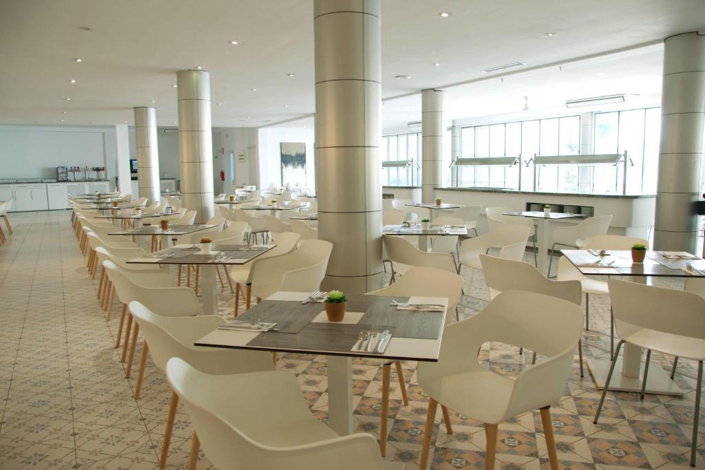 BLUESEA Ses Cases D’Or — Restaurant & bars in Cala d´Or, Balearic Islands