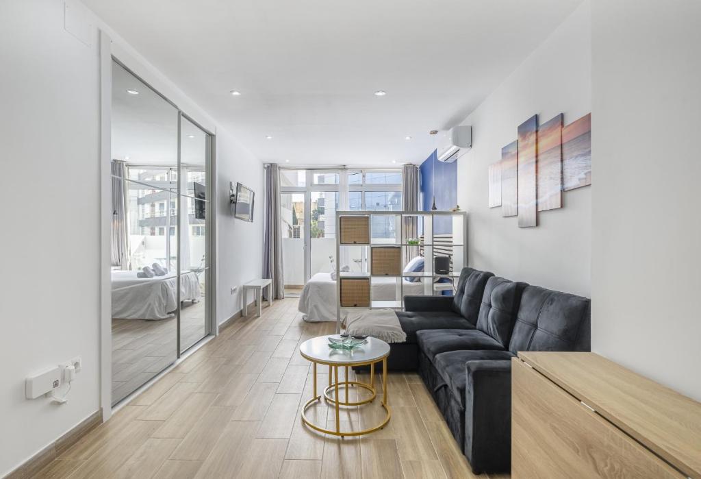 Central studio with balcony, close to the sea - 2