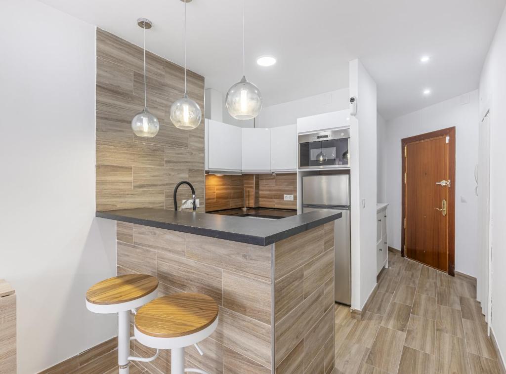 Central studio with balcony, close to the sea - 5