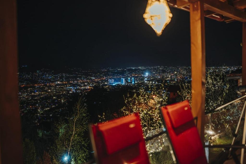 Holiday Home Relax Maison - Jacuzzi - city view - 1