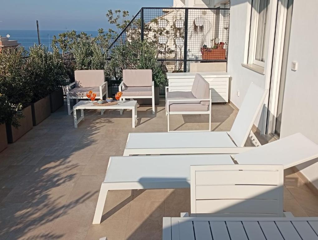 Penthouse Petroni 19 - 2
