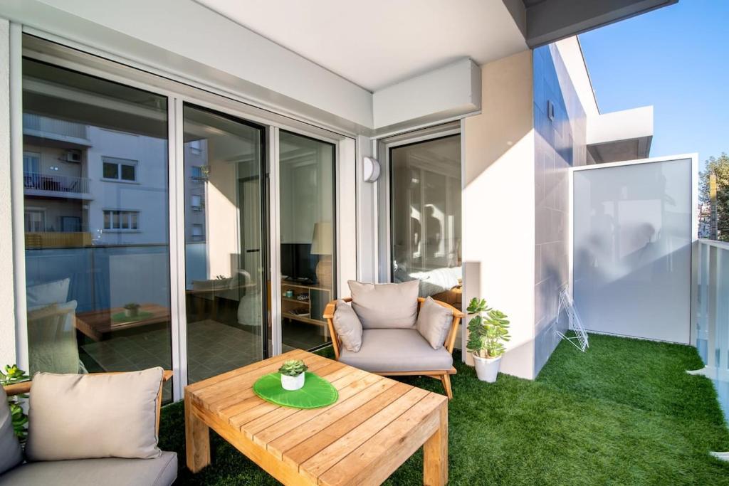 66 Poincaré - Luxury apartment for 2 people - air conditioning, - parking - 2