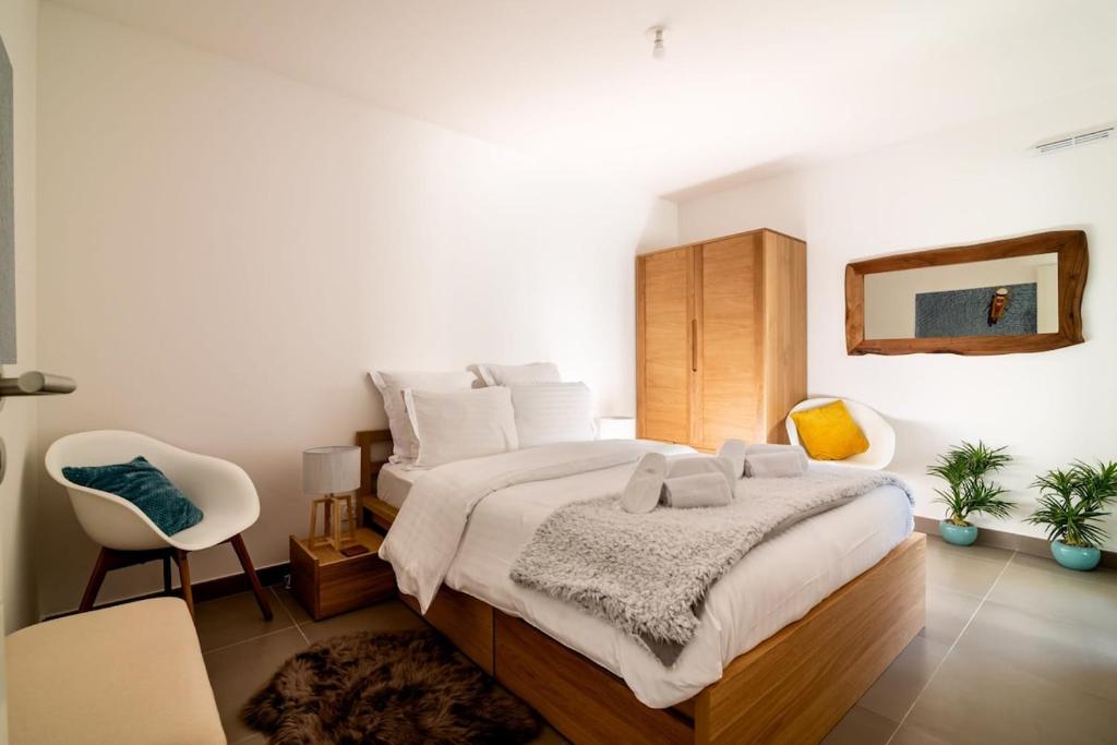 66 Poincaré - Luxury apartment for 2 people - air conditioning, - parking - 3