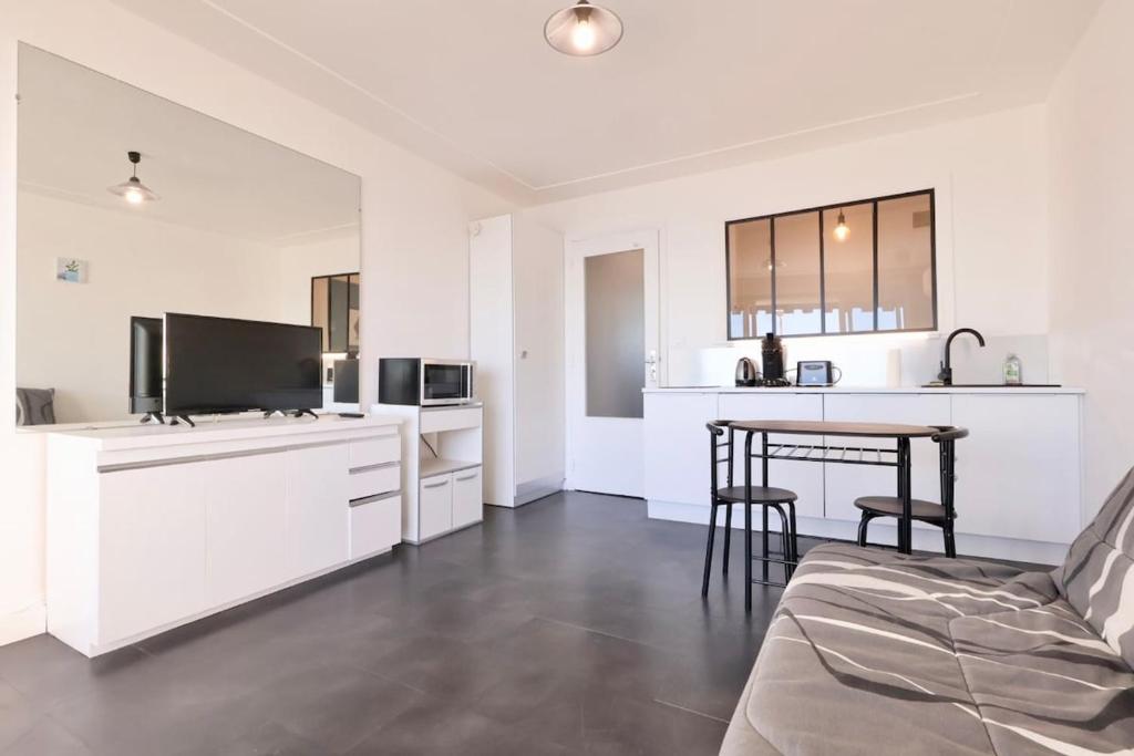 La Caravelle - Apt 2 Prs - front de mer - Clim - 1