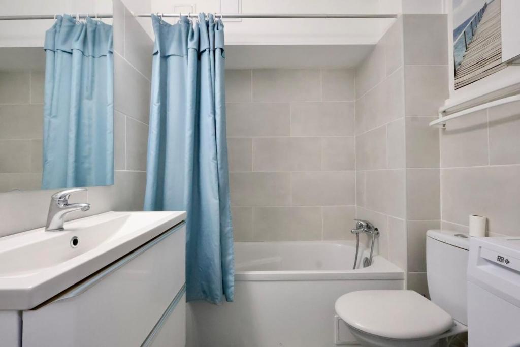 La Caravelle - Apt 2 Prs - front de mer - Clim - 2